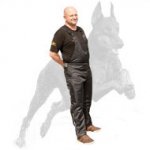 Protection scratch pants for agitation training